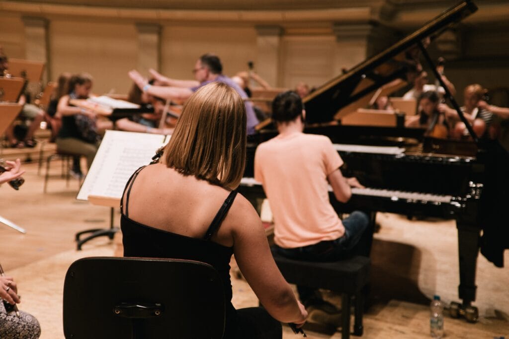 Música de orquesta interpretada