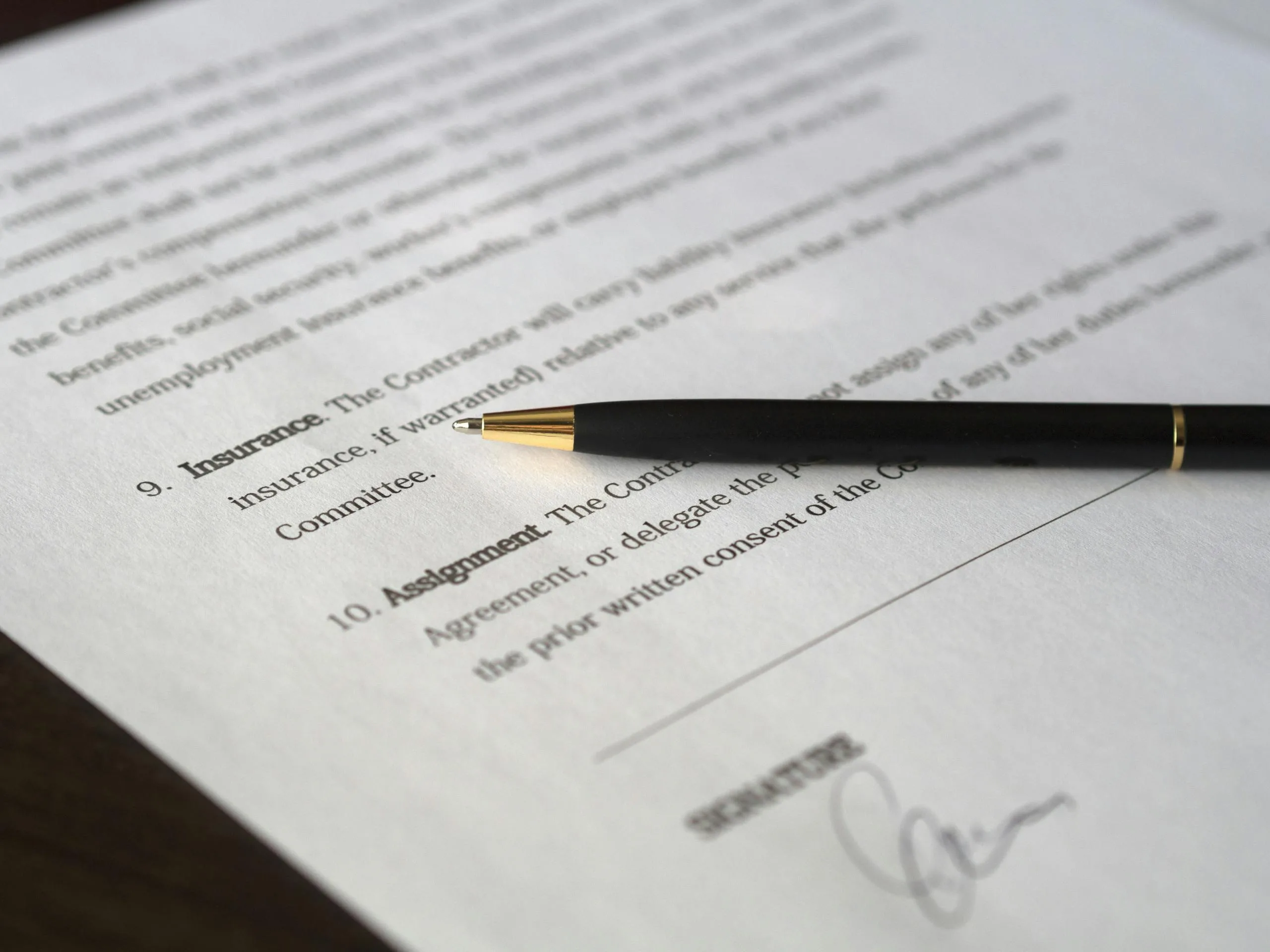 Los derechos patrimoniales de autor se pueden ceder por contrato escrito