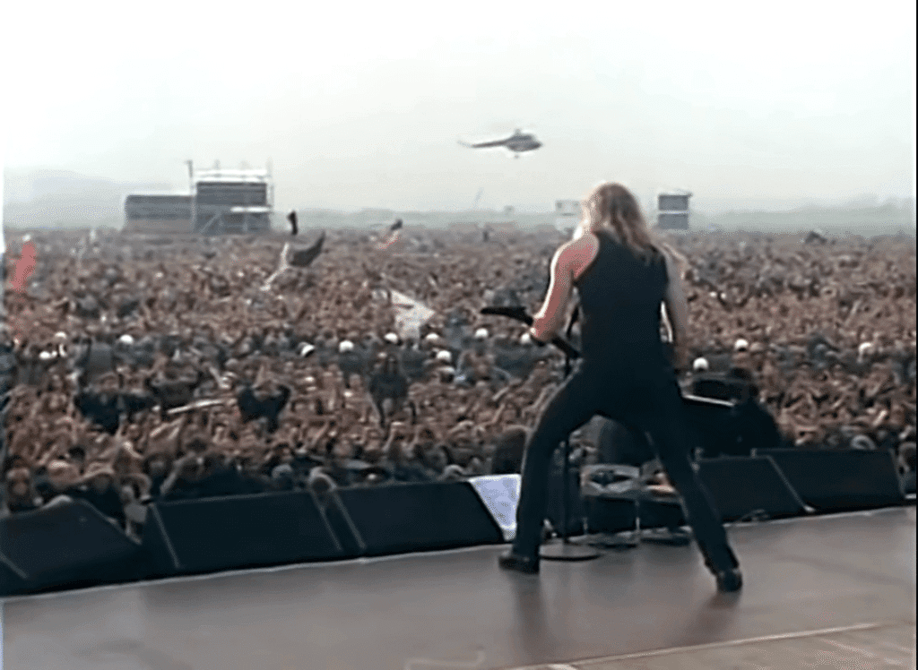 James Hetfield en 1991 tocando en Moscú