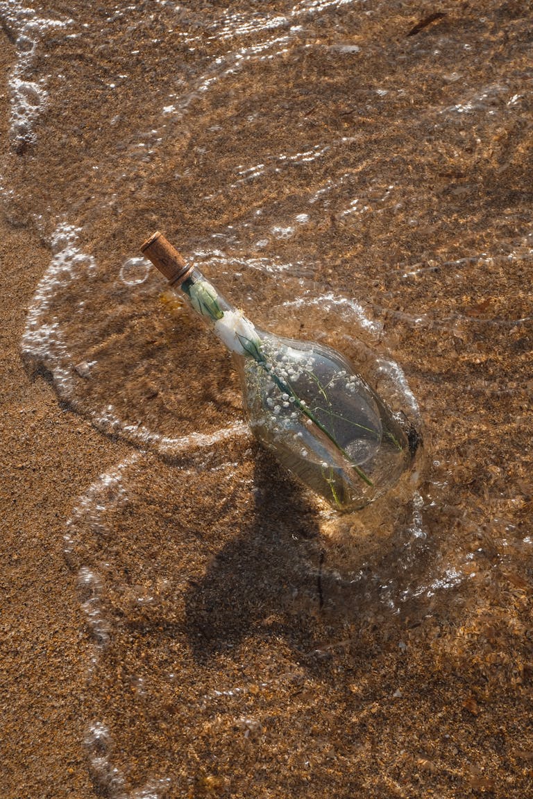 Mensaje en una botella, que representa el conocimiento del secreto industrial