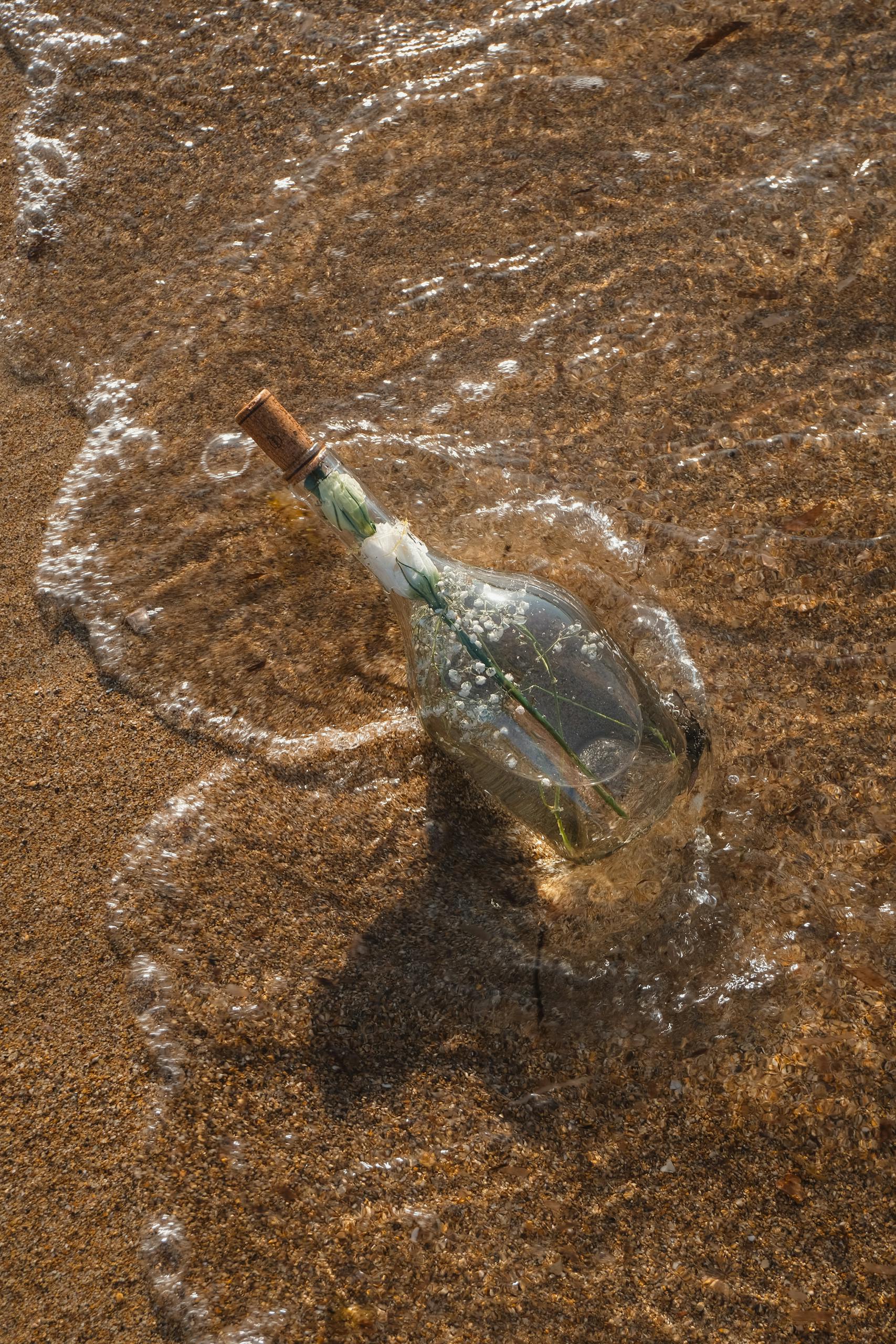 Mensaje en una botella, que representa el conocimiento del secreto industrial